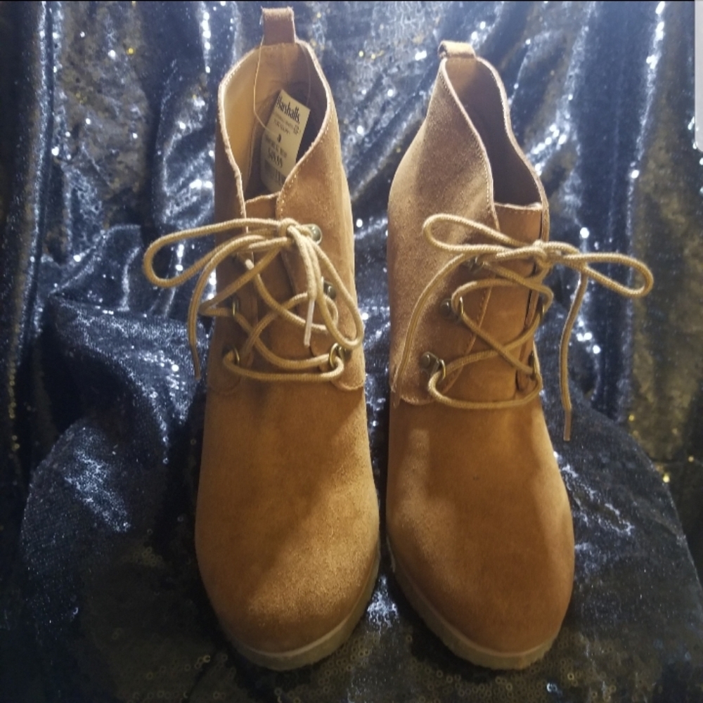 STEVE MADDEN Cognac Wedge suede bootie.Size 10